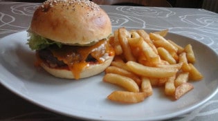 L'As de Coeur - Un burger et frites 