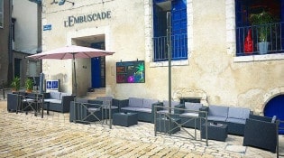 L'Embuscade - La façade du restaurant