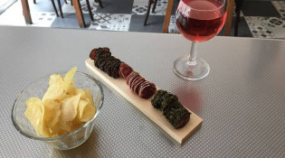 Rock Around The Cook - planche de saucisson