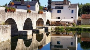 Sur Le Pont - La façade du restaurant