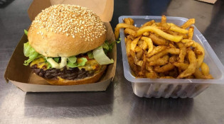 Restaurant de la rose - Un burger et frites
