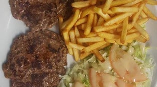 Kebab - Des frites, salades, steak