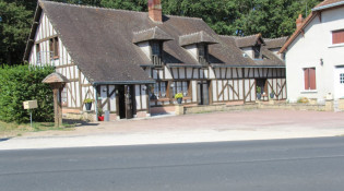 La taille rouge - Le restaurant