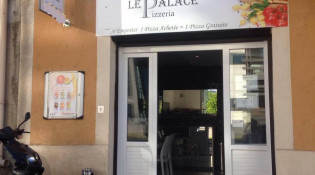 Le Palace Pizzeria - La façade