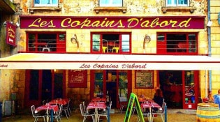Les Copains d'Abord - La façade du restaurant