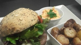 La Maison - Un burger et frites 