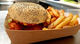 18e amendement - Un burger au filet de poulet pané maison