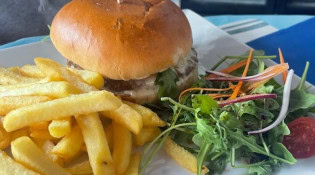 Le Pavillon des Flots - Un burger