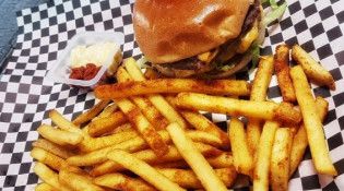 L'Affamé - Un burger, frites