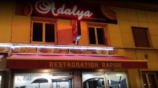 Adalya Kebab - La façade du restaurant 