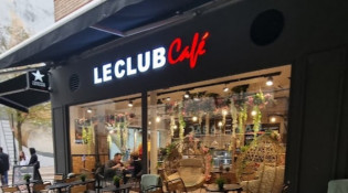 Le Club Café - La façade