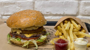 La Maison Du Wrap - Un burger , frites