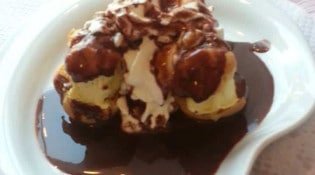 La Traviata - profiteroles au chocolat