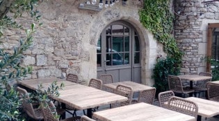 Au coin de la rue - Le restaurant