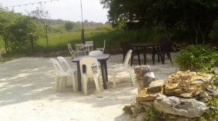 Chez Marie - Une autre vue de la terrasse