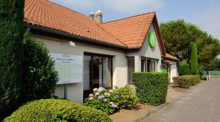 Campanile - La façade du restaurant