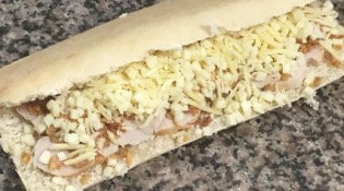 La tour de pizz - un panini