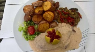Cafe des sports - un plat