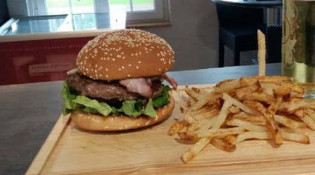 La Ferme du Barry - Un burger