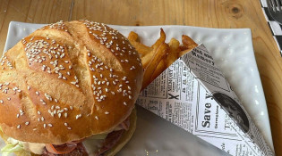 Le Black Dog Café - Un burger