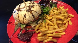 Le phare - Un burger et frites 