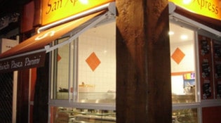 San Xpress - La façade du San Xpress