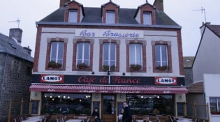 Café de France - Le bar et sa terrasse