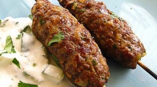 Saveur et délice de l'Inde - Kebab long+sauce