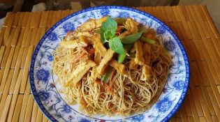 Viet Quan - Des nouilles sautées au tofu