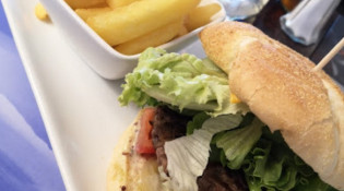 Le Rond Point - Un burger, frites