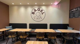 Green Bagel Café - La salle de restauration