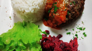 Layourte - Kotleti boulettes de viande slaves avec galette de pommes de terre ou riz