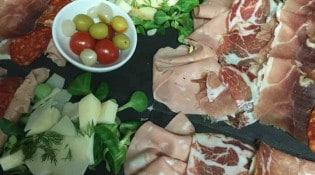 Pinocchio - Planches de charcuterie et vin