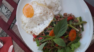 Yom Thai Food - Bœuf sauté aux basilics plus œuf