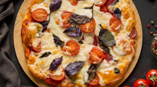 Pam Pizzas - Une pizza à base tomate