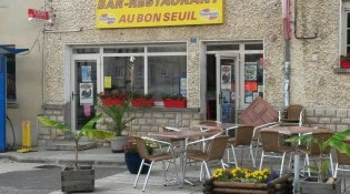 Au Bon Seuil - La façade du restaurant