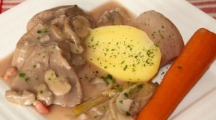 La Bonne Etoile - Langue de bœuf sauce madère / Pommes de terre, carottes vapeur
