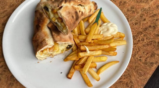 La Brezza - Calzone, frites