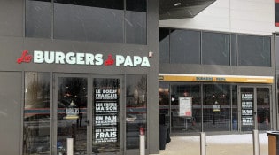 Les Burgers de Papa - La façade du restaurant