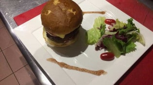 Au Pays de Hanau - Un burger