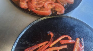 L.A.Pizza - Tomates confites aux herbes et Poivrons grilles au piment d'espellette