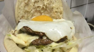 Au Roi De La Frite - Un burger