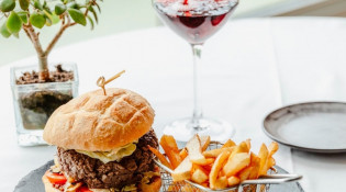 Mercure - Un burger, frites