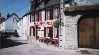 Auberge du Bon Coin - La façade du restaurant