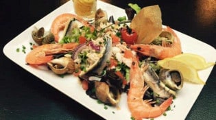 Le Nouvel Atelier - Salade de la mer en plat du jour (poisson poché, crevettes rose, bulots, anchois marinés et sauce aïoli)