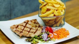 Foody's - un viande, frites, salades