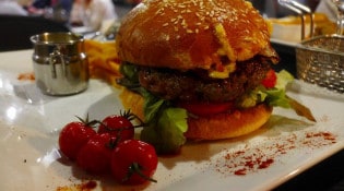 Bacchus - Un burger