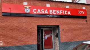 Casa Benfica - La façade