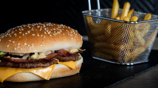 Belly Burger - Burger avec des frites