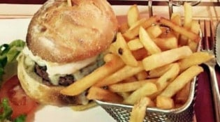 Le queen mary - Un burger avec frites